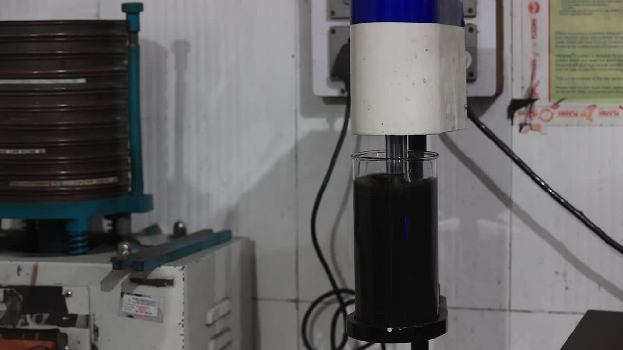 안전의 첫 번째 개념, 자갈 도로의 토양 압축, 토양 작업 모니터링, 도로 프로파일의 강도를 측정합니다.