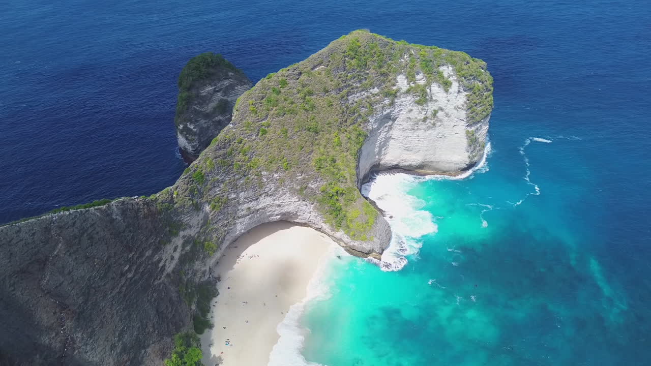 발리와 누사 페니다에서 매우 인기있는 관광 장소의 항공 영상