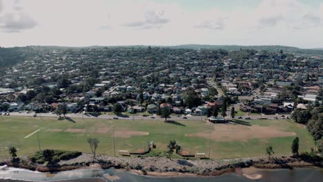 Landschaft-Des-Fußballfeldes-In-Einem-Vorort-Von-Süßwasser-In-New-South-Wales,-Australien