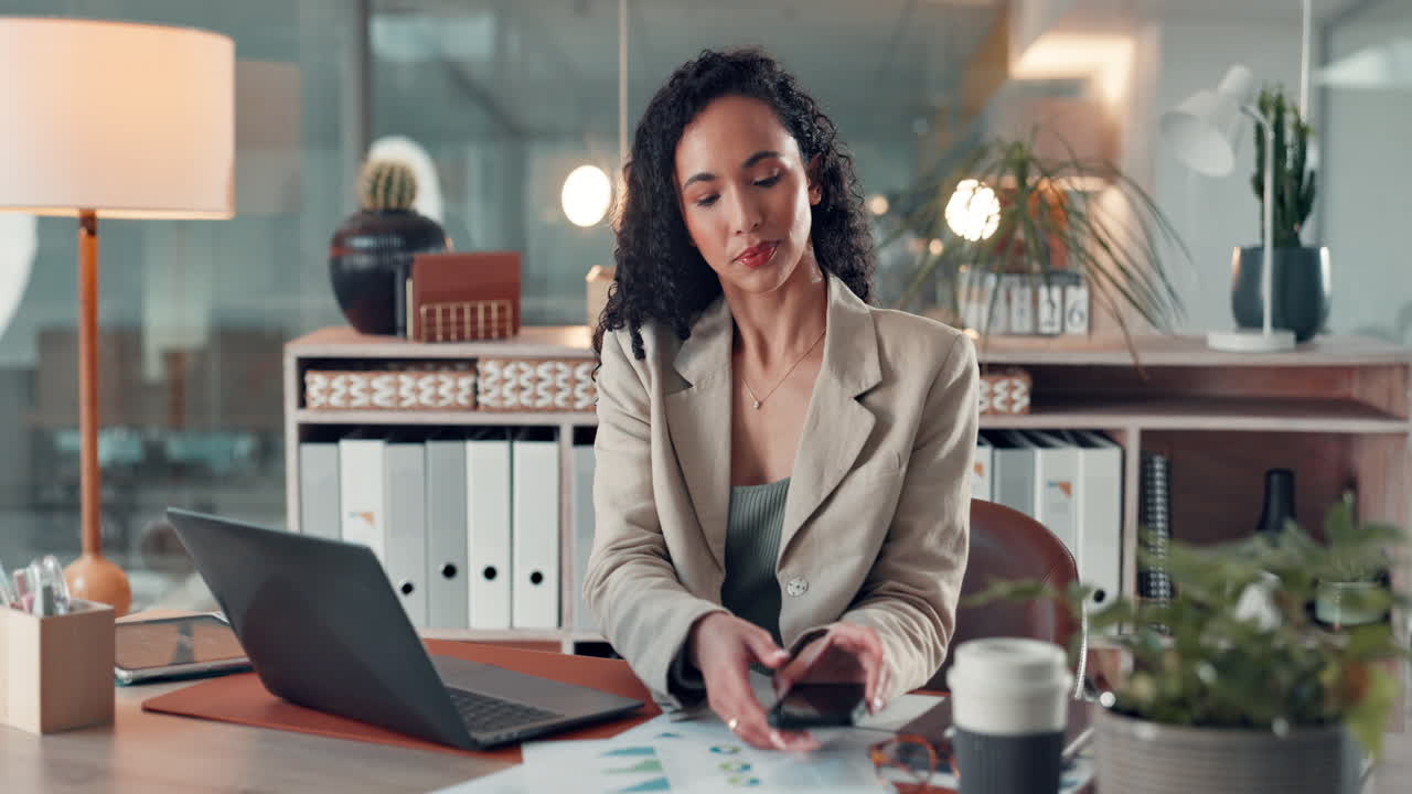 Business woman working in her office