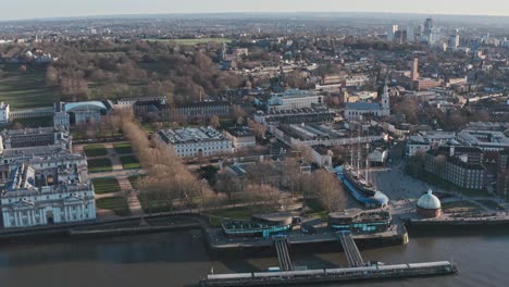 Cinematic-circling-drone-shot-of-Greenwich-pier-cutty-sark