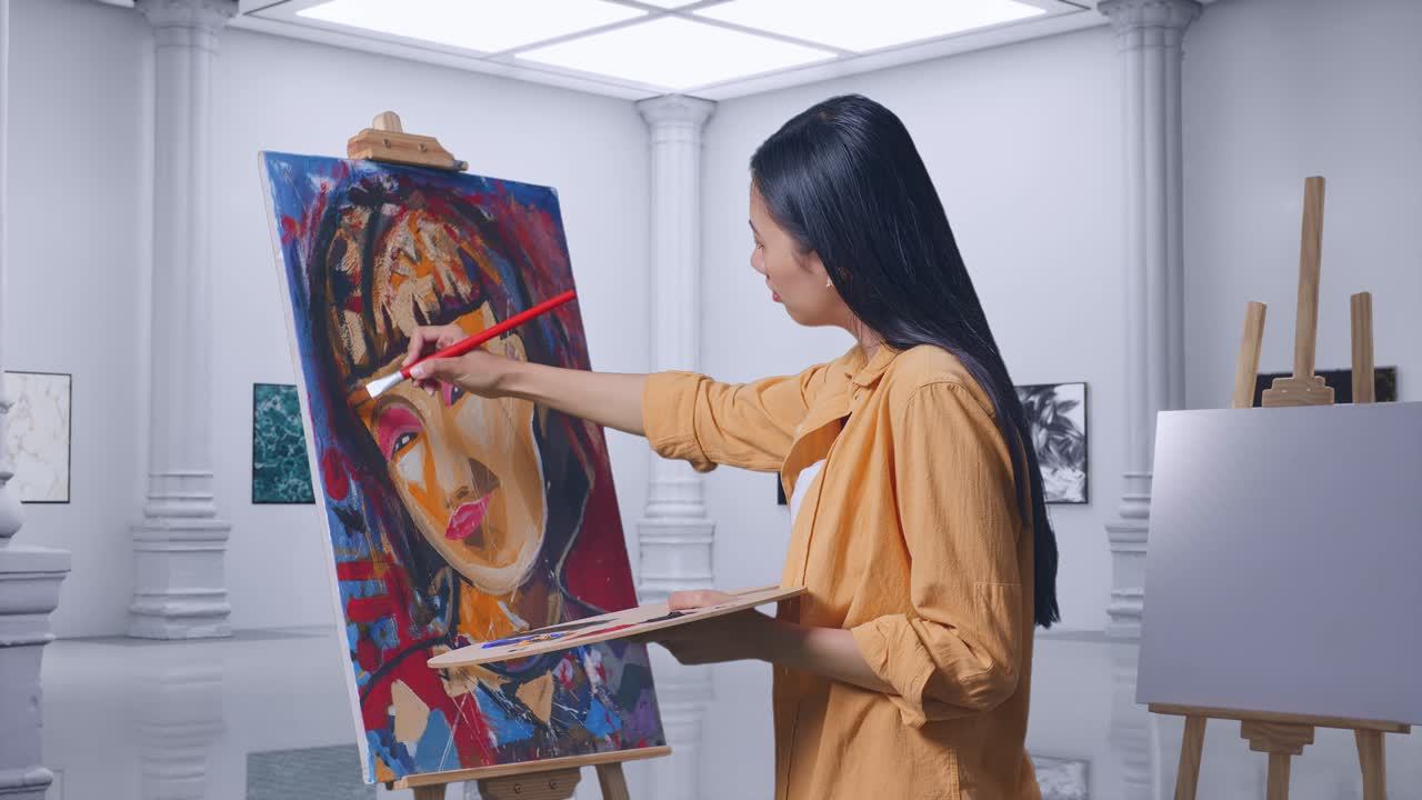미술관 에서 여성 의 초상화 를 그리는 예술가