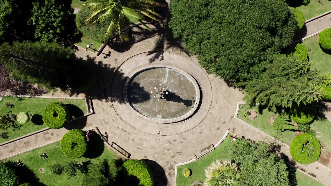Vista dall'alto del centro di Tacámbaro a mezzogiorno.