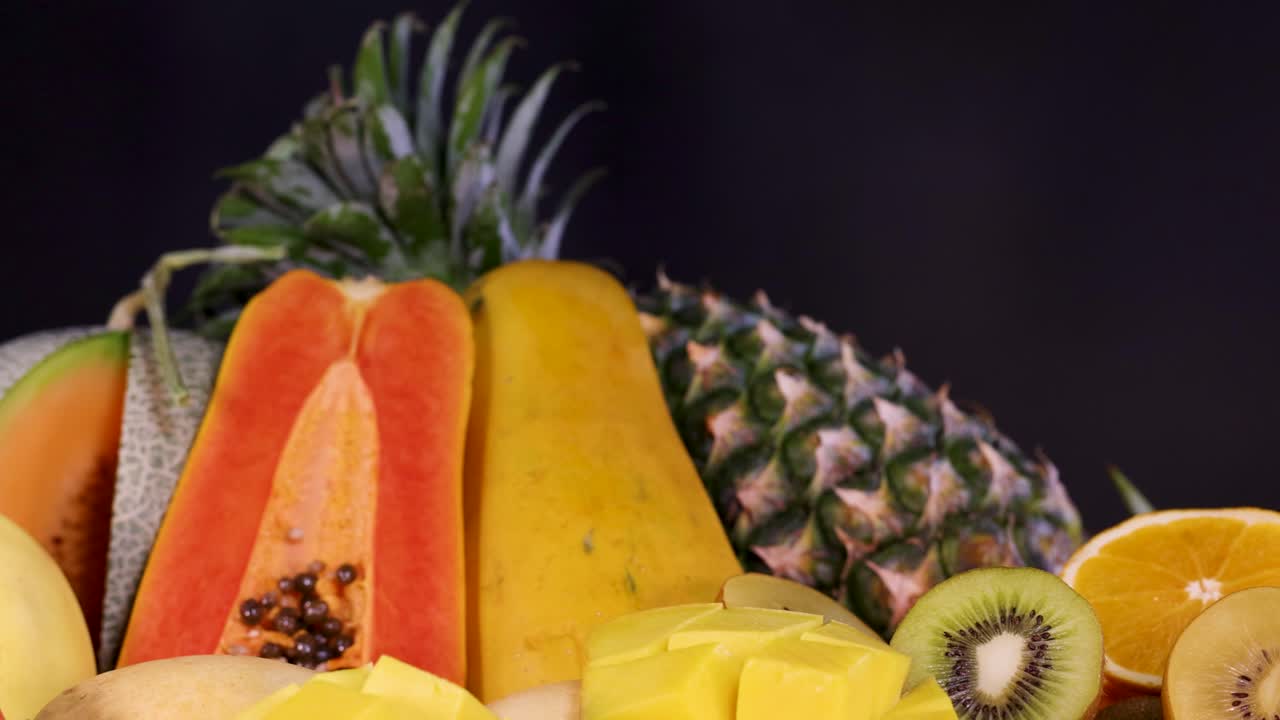 uma variedade vibrante de várias frutas frescas
