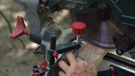 miter saw cross cut close up