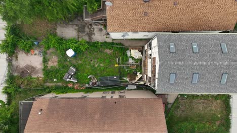 Abandoned-and-desolate-row-house-in-urban-city