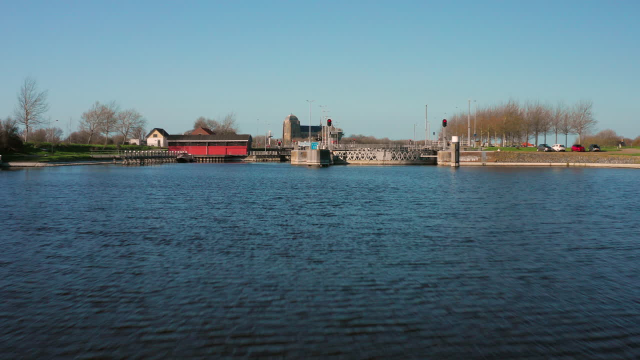 항공: walcheren을 통한 운하의 자물쇠, 유서 깊은 마을 veere 근처