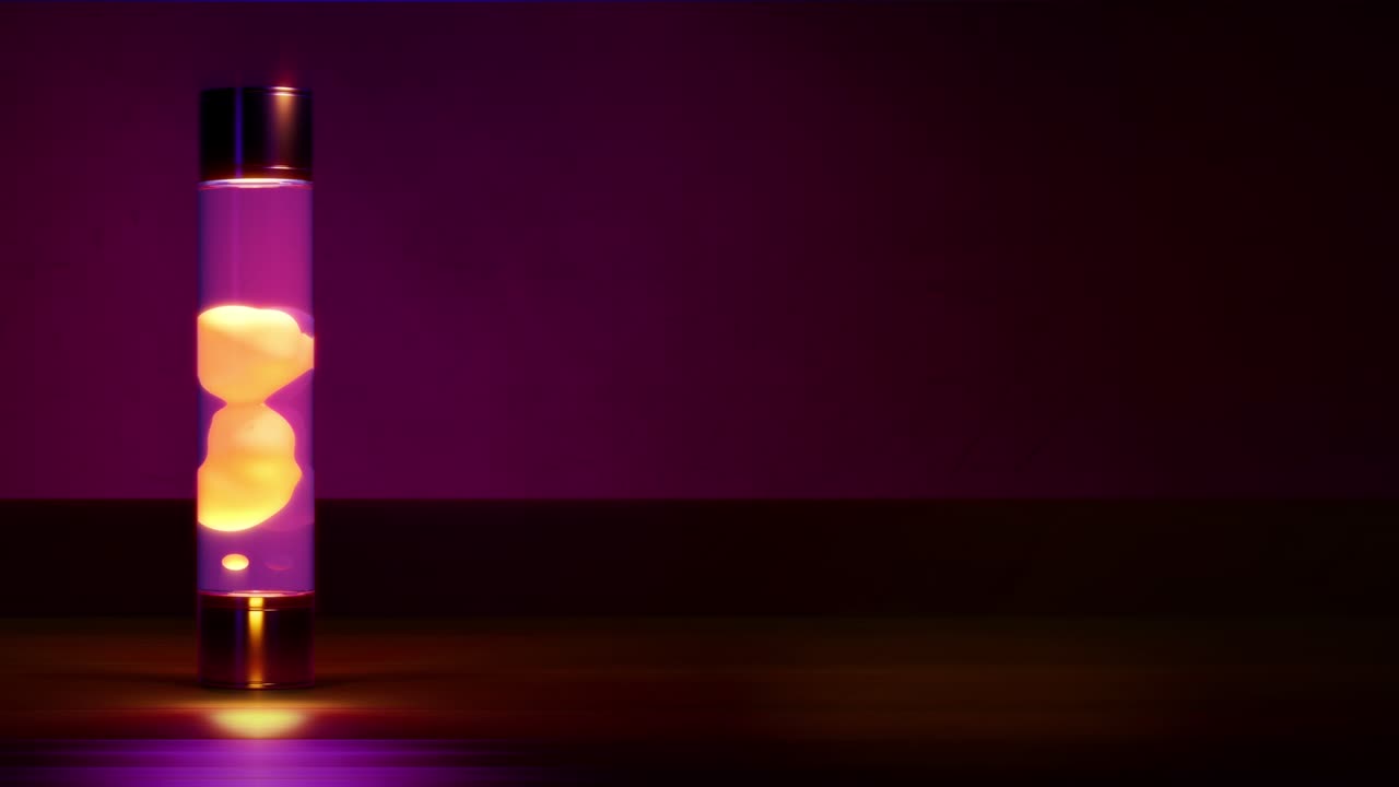 lámpara de lava amarilla en fondo oscuro con lugar vacío - video de bucle