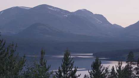 Vista-De-Las-Montañas-En-La-Cordillera-De-Rondane,-Noruega