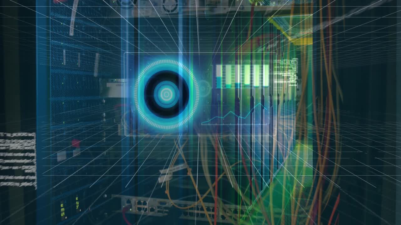 animación de la interfaz de hud con gráficos, texto de análisis y círculo por encima de la computadora en la sala del servidor