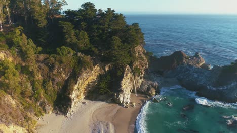 4K-UHD-Drone---DJI-Aerial-footage-of-the-Enchanting-McWay-Falls-and-beach-in-Julia-Pfeiffer-Burns-State-Park,-at-Highway-One,-Big-Sur,-California-|-USA-Westcoast-road-trip