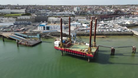 Sea-Jack-Thanet-Plataforma-De-Proyecto-Eólico-Marino-En-Ramsgate-Harbour-Kent-Uk-Imágenes-Aéreas