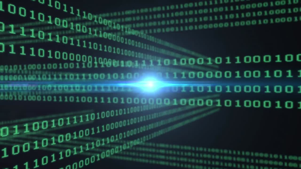 animatie van licht dat over groene binaire code in zwarte ruimte beweegt.
