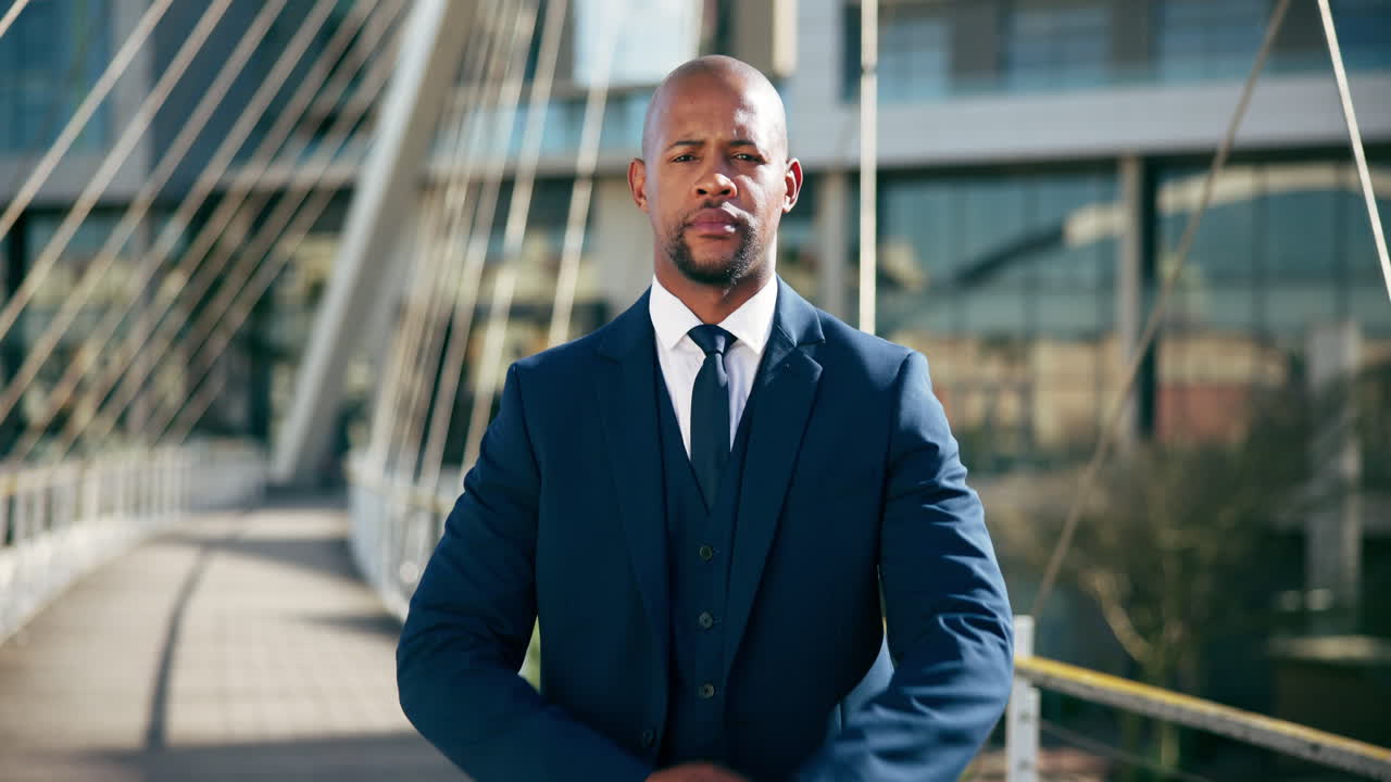 hombre de negocios en el paisaje urbano