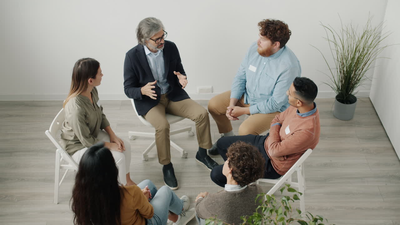 sesión de terapia en grupo