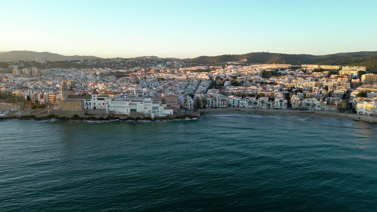 vista aérea panorámica de la ciudad de sitges