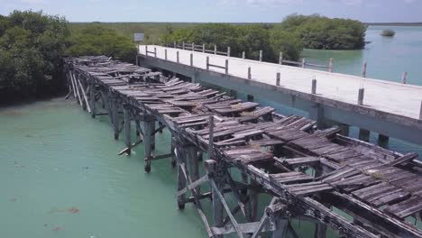 vuelo aéreo bajo al decrépito viejo puente boca paila y versión más nueva