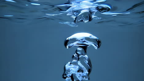 burbujas de agua bajo el agua