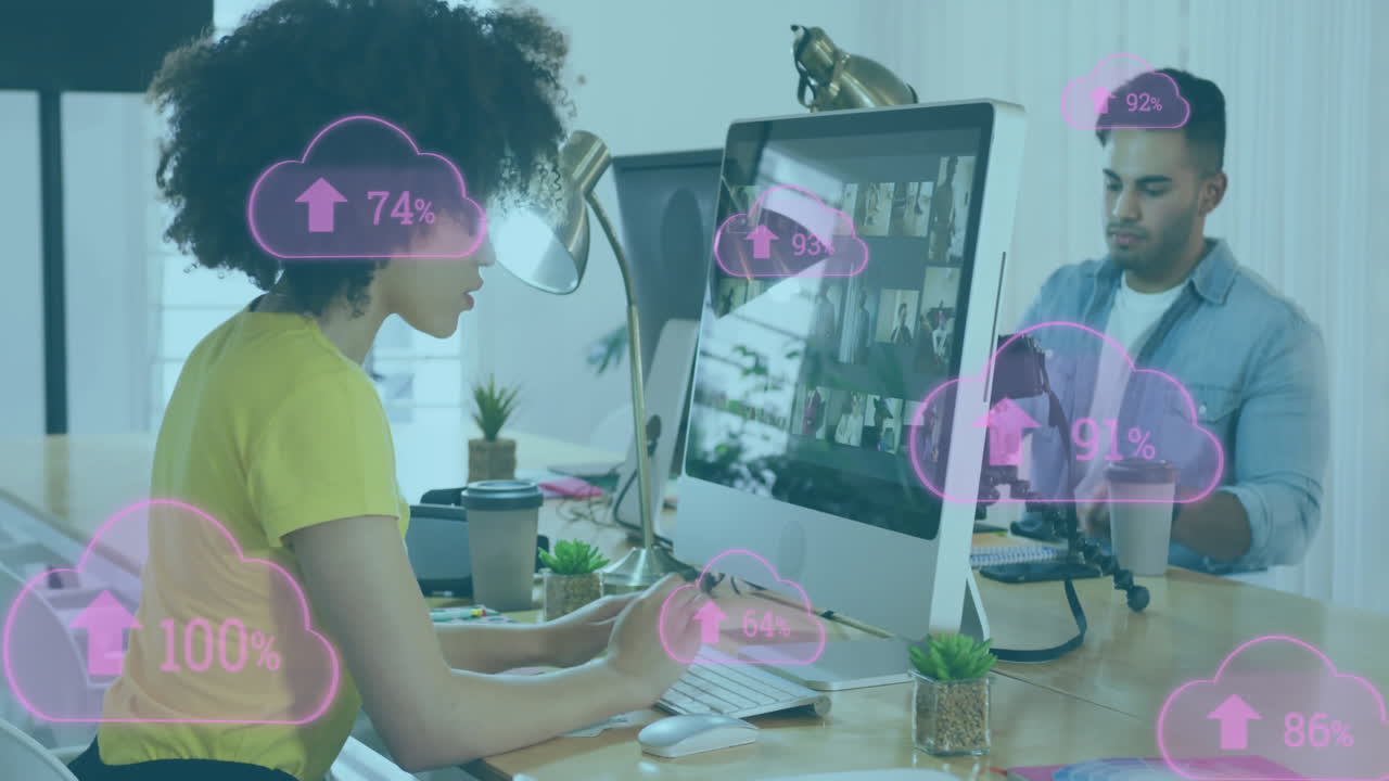 animación de nubes con porcentaje creciente sobre diversas personas de negocios en la oficina
