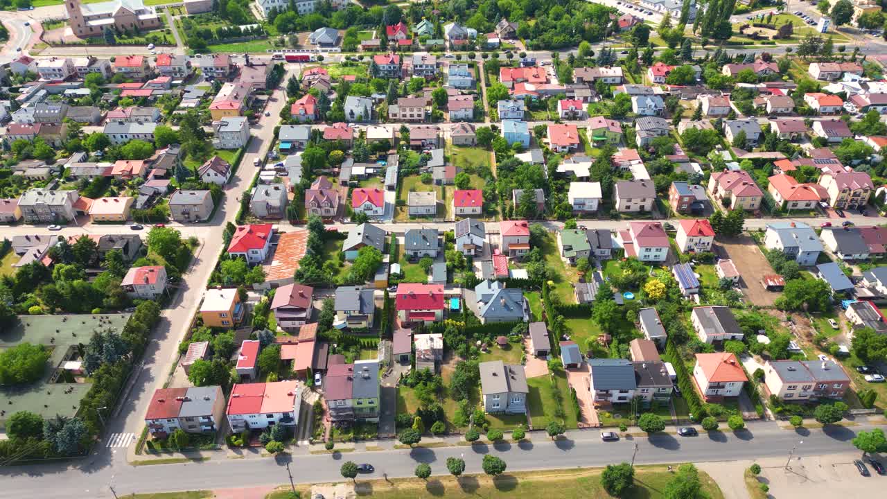 vista aérea de las casas residenciales en primavera