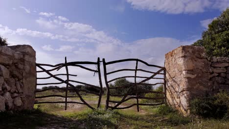 puerta de la granja 00