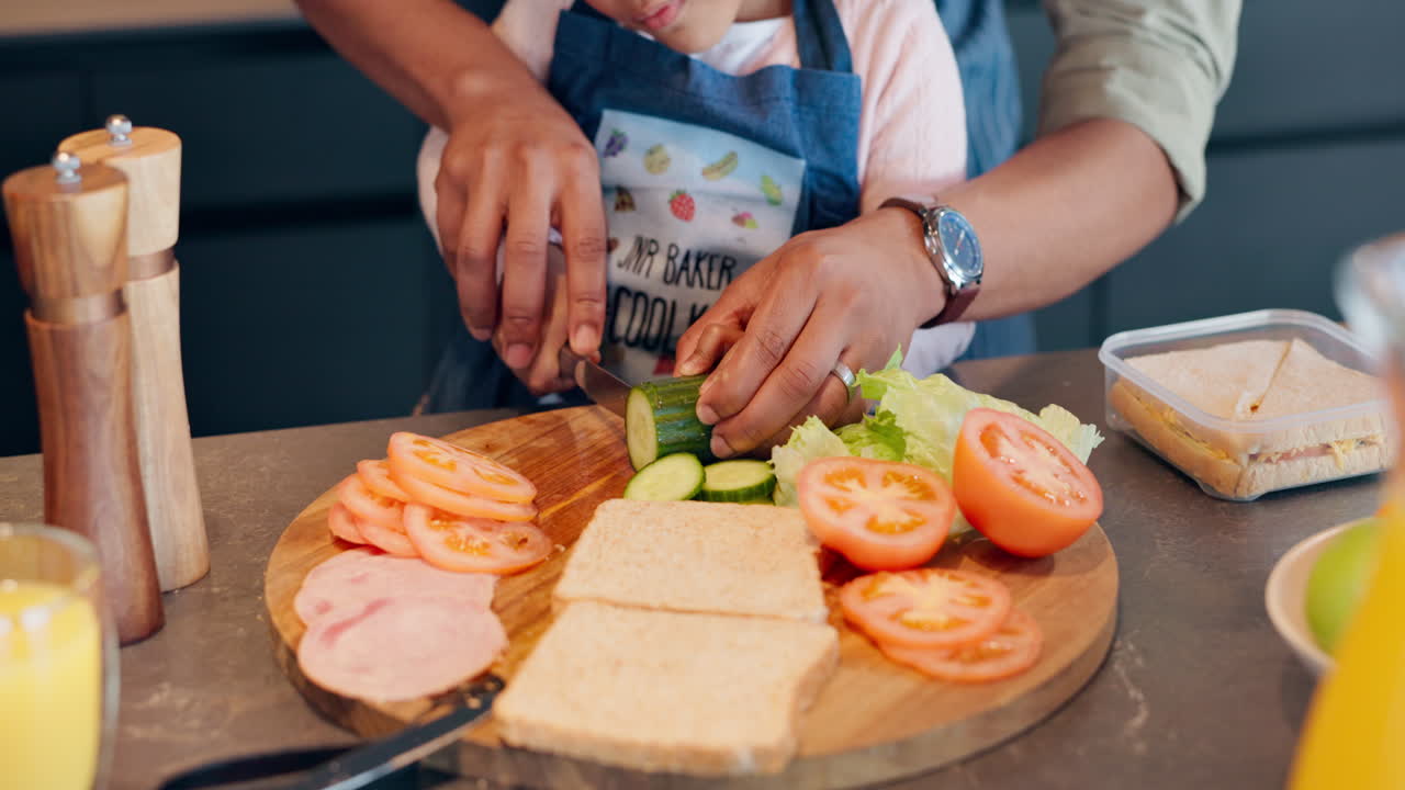 Preparing a healthy lunch together