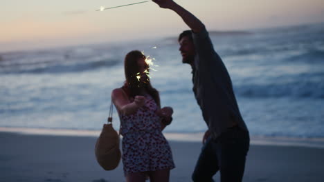 couple,-beach-and-sparklers-celebration