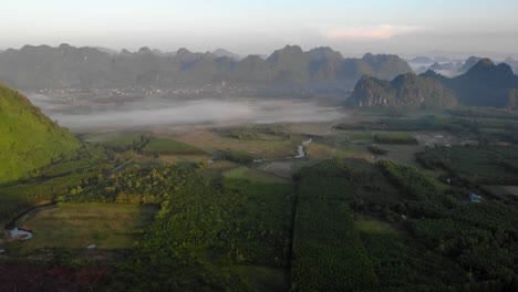 Aerial-Dolly-In-Over-Valley-In-Phong-Nha,-Vietnam,-Ke-Bang-Nationalpark