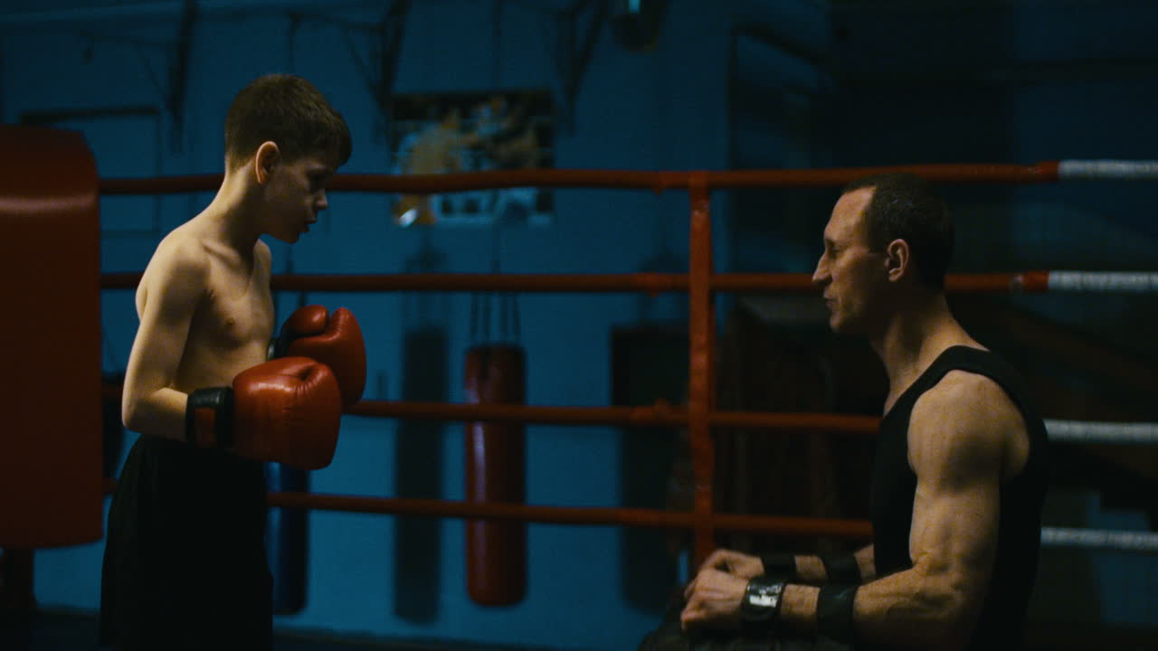 sesión de entrenamiento de boxeadores jóvenes