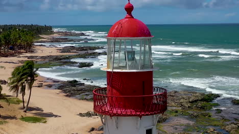 Leuchtturm-Von-Itapua-In-Der-Bucht-Von-Salvador,-Brasilien