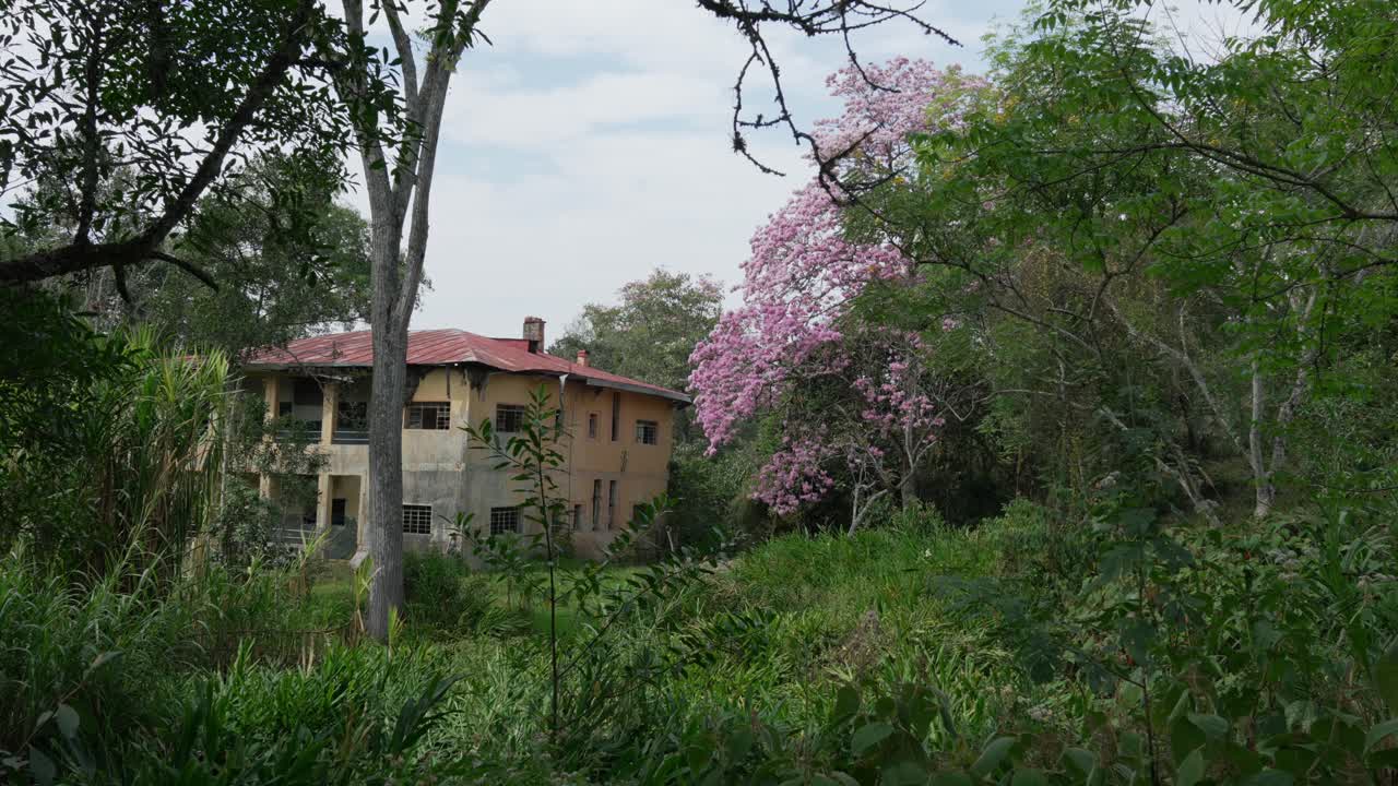 Abandoned looking villa house in Colombia rural village countryside Cachipay