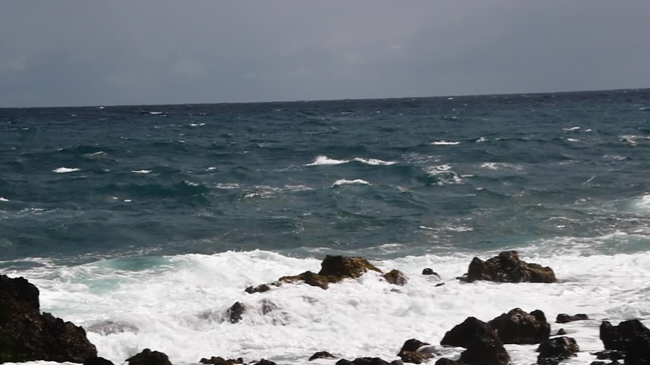 Pan of rocky North coast of Maui, Hawaii