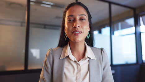 Videollamada,-Rostro-Y-Mujer-De-Negocios-En-La-Oficina