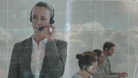 animación del procesamiento de datos sobre personas de negocios que usan auriculares telefónicos