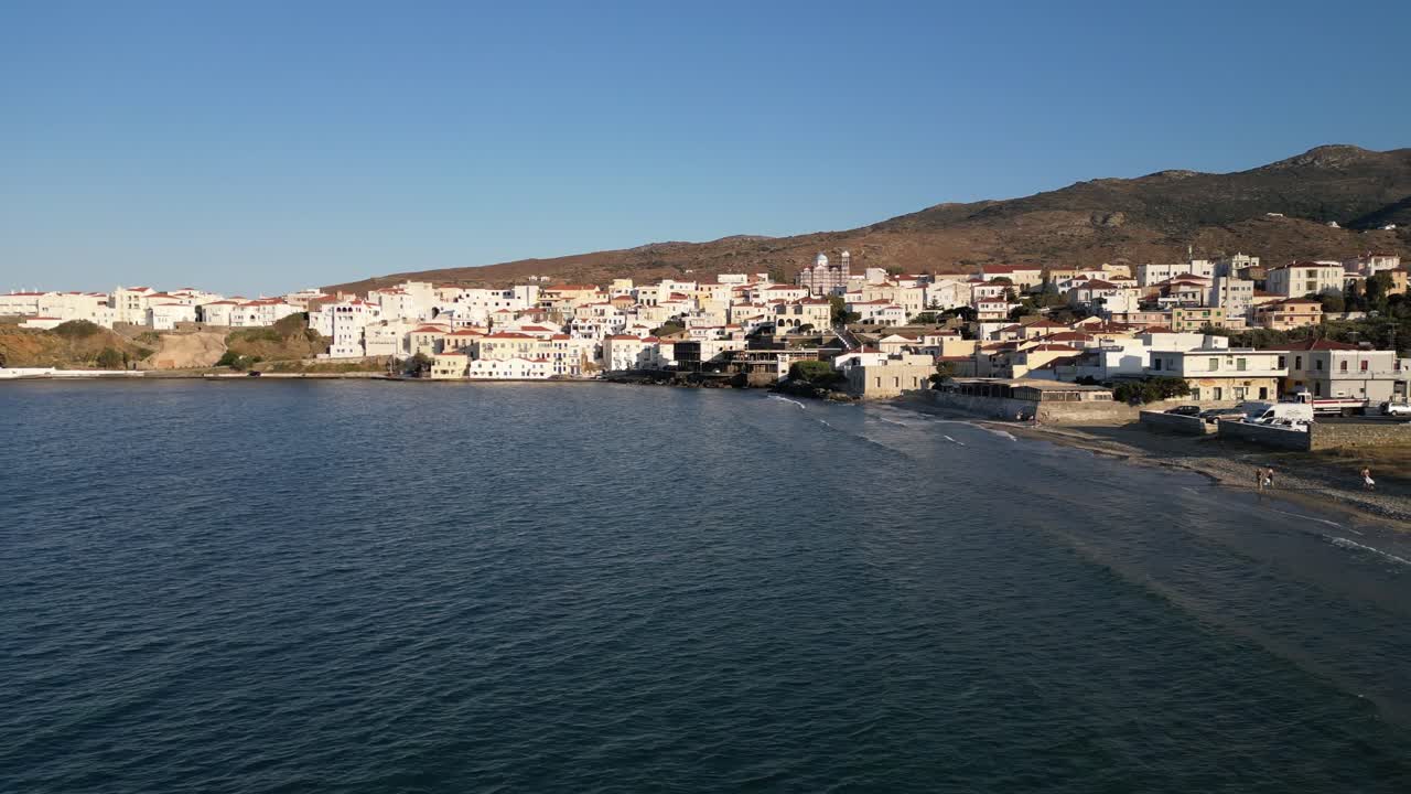 Vista aerea di Chora, isola di Andros, nelle Cicladi, Grecia