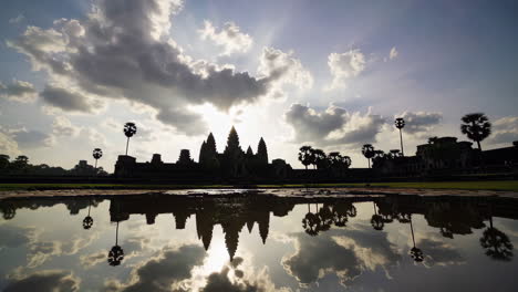 angkor wat sunrise reflection