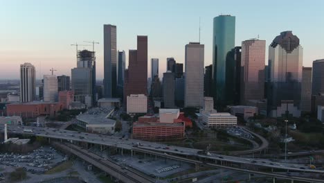 Antena-4k-Del-Centro-De-Houston-Por-La-Noche