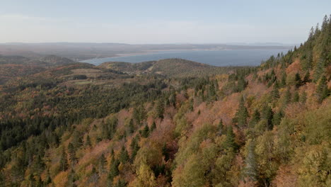 Herbstfarben-Per-Drohne-In-Quebec