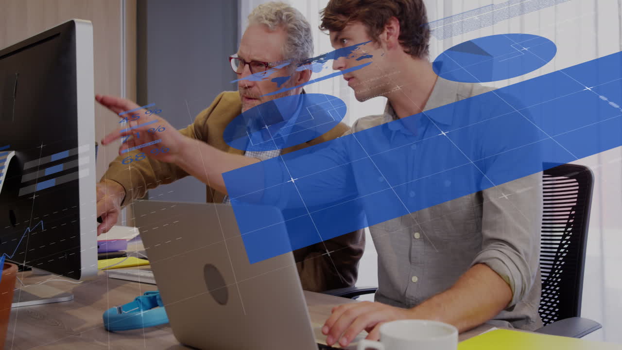 animación de procesamiento de datos estadísticos sobre dos hombres diversos discutiendo en una computadora en la oficina