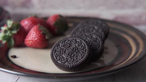 oreo cookies with strawberries