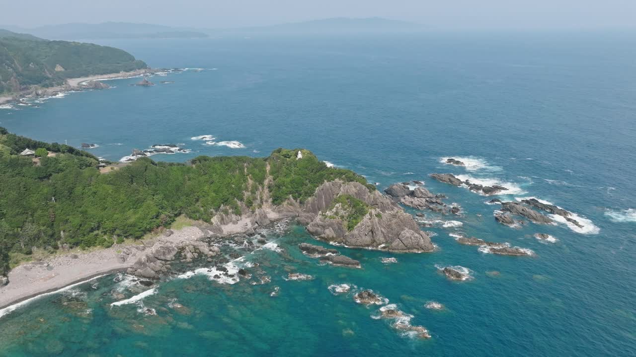 shikoku viaje a la isla japonesa entorno natural, vuelo de drones paisaje del parque nacional de ashizuri uwakai, aéreo en verano