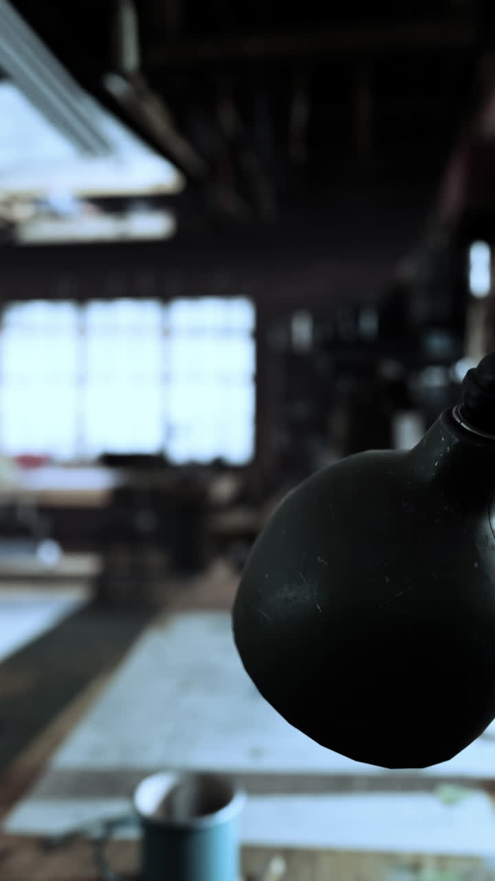 오래된 전통적인 목수 작업실 인테리어