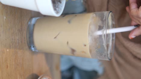café con hielo