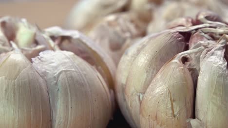 garlic bulb spinning in slow motion