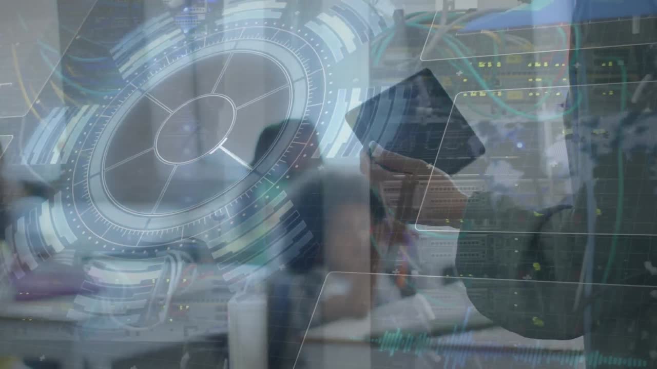 태블릿을 사용하는 다양한 학교 학생들과 함께 백인 여성 교사에 대한 데이터 처리의 애니메이션