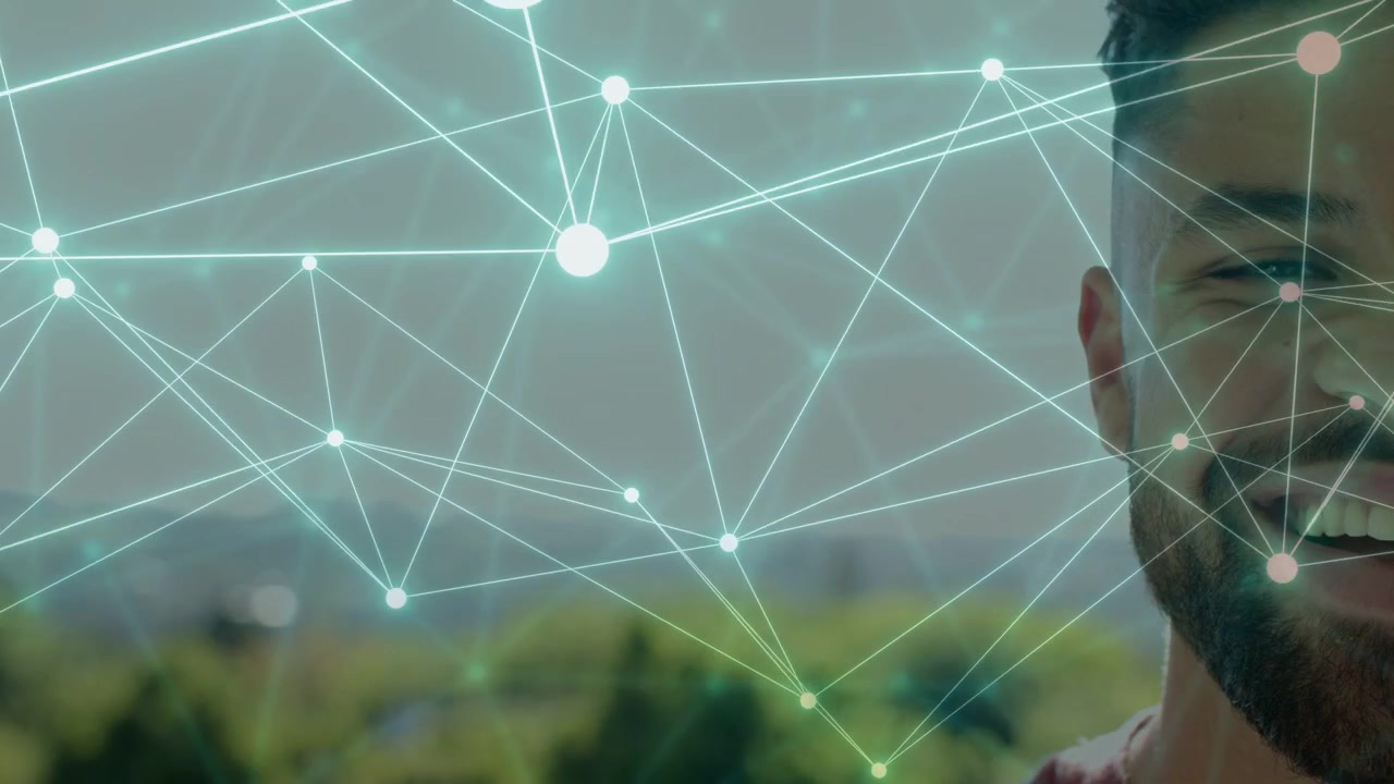 Hombre a la derecha pasando de neutral a sonreír mientras nodos y líneas de red se expanden, mostrando enlaces tecnológicos