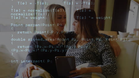animación del procesamiento de datos sobre mujeres caucásicas usando tableta.