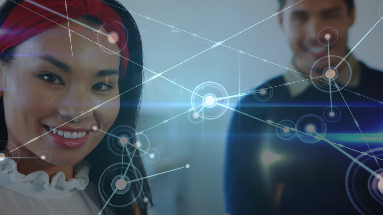 animación de conexiones sobre feliz mujer biracial sonriendo a la cámara