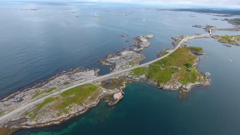 Carretera-Del-Océano-Atlántico-En-Noruega