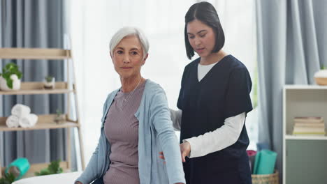 Hantel,-Physiotherapie-Und-Beratung-Durch-Die-Krankenschwester